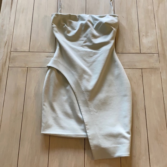 Elizabeth & James Asymmetrical Strapless Mini Dress Size 2 - Picture 1 of 8